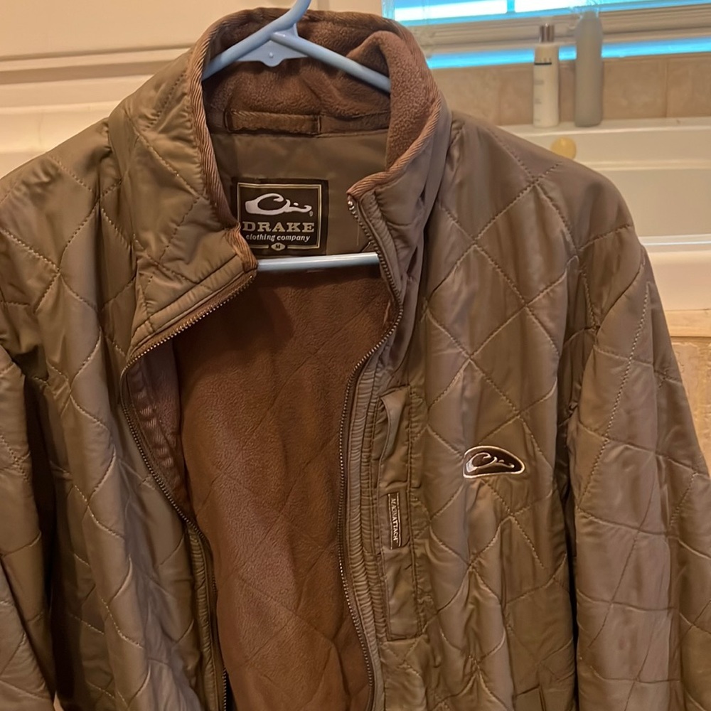 Washed once worn once men’s Drake jacket quilted size medium.